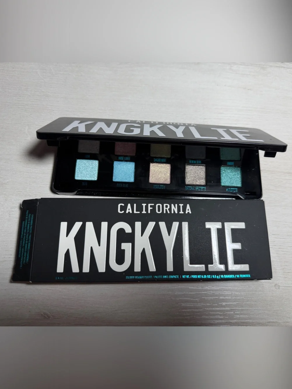 Kylie Cosmetics California Teal, Aqua & Gold Metallic Eyeshadow Palette